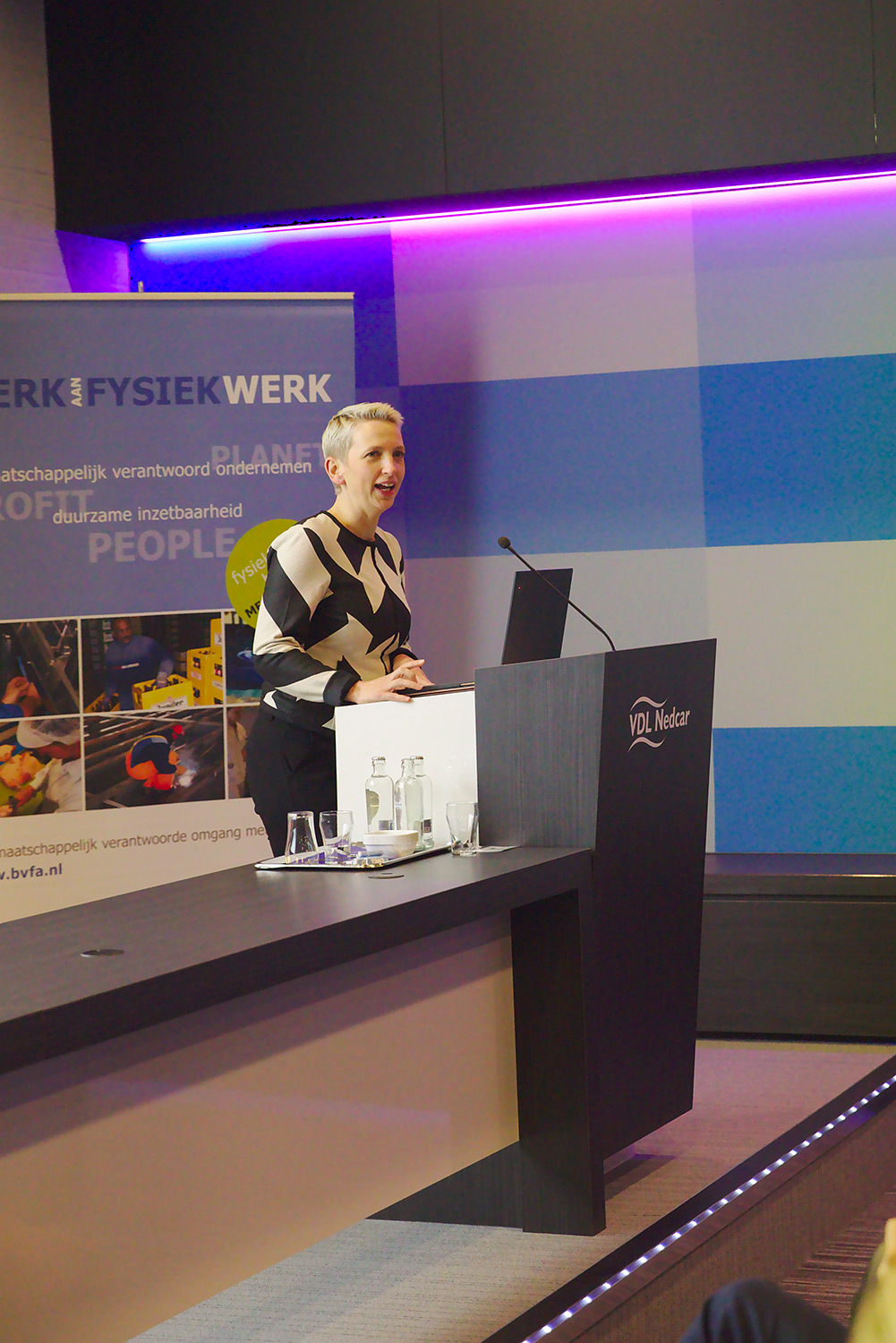 Sfeerimpressie bijeenkomst 2019: moderator in actie